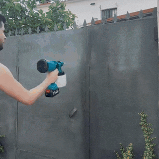 Pistola de pintura pulverizante inalámbrica en acción